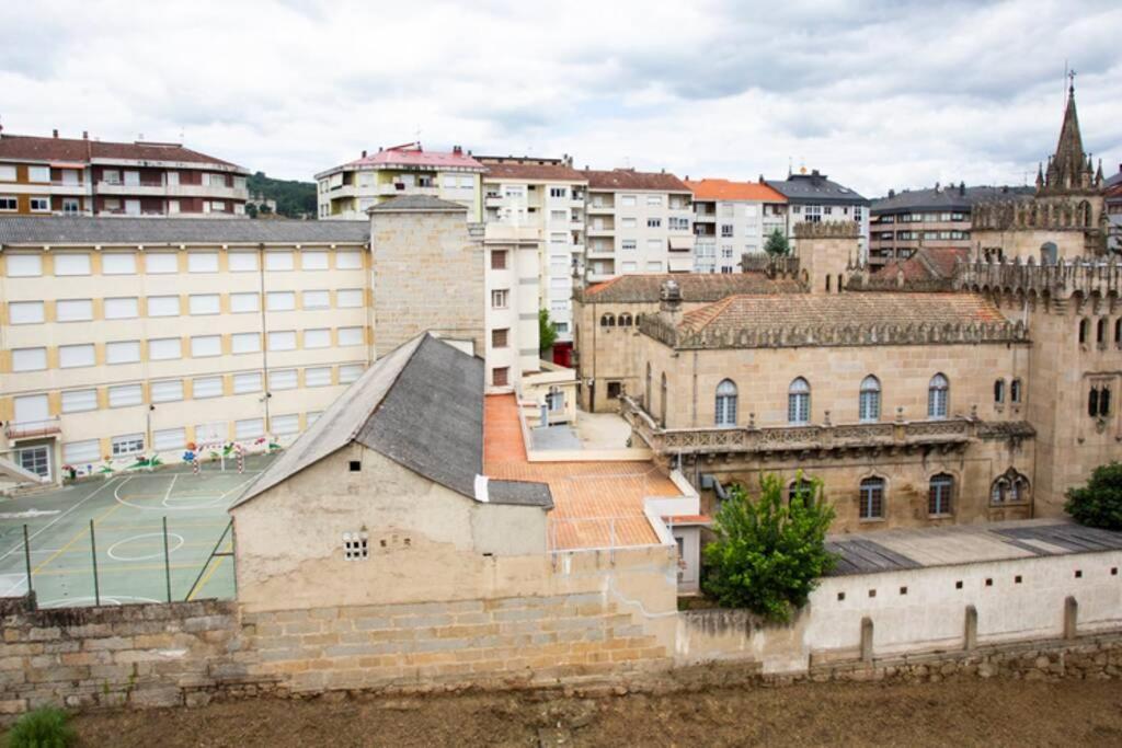 Piso Luminoso Y Tranquilo En Ourense Exterior foto